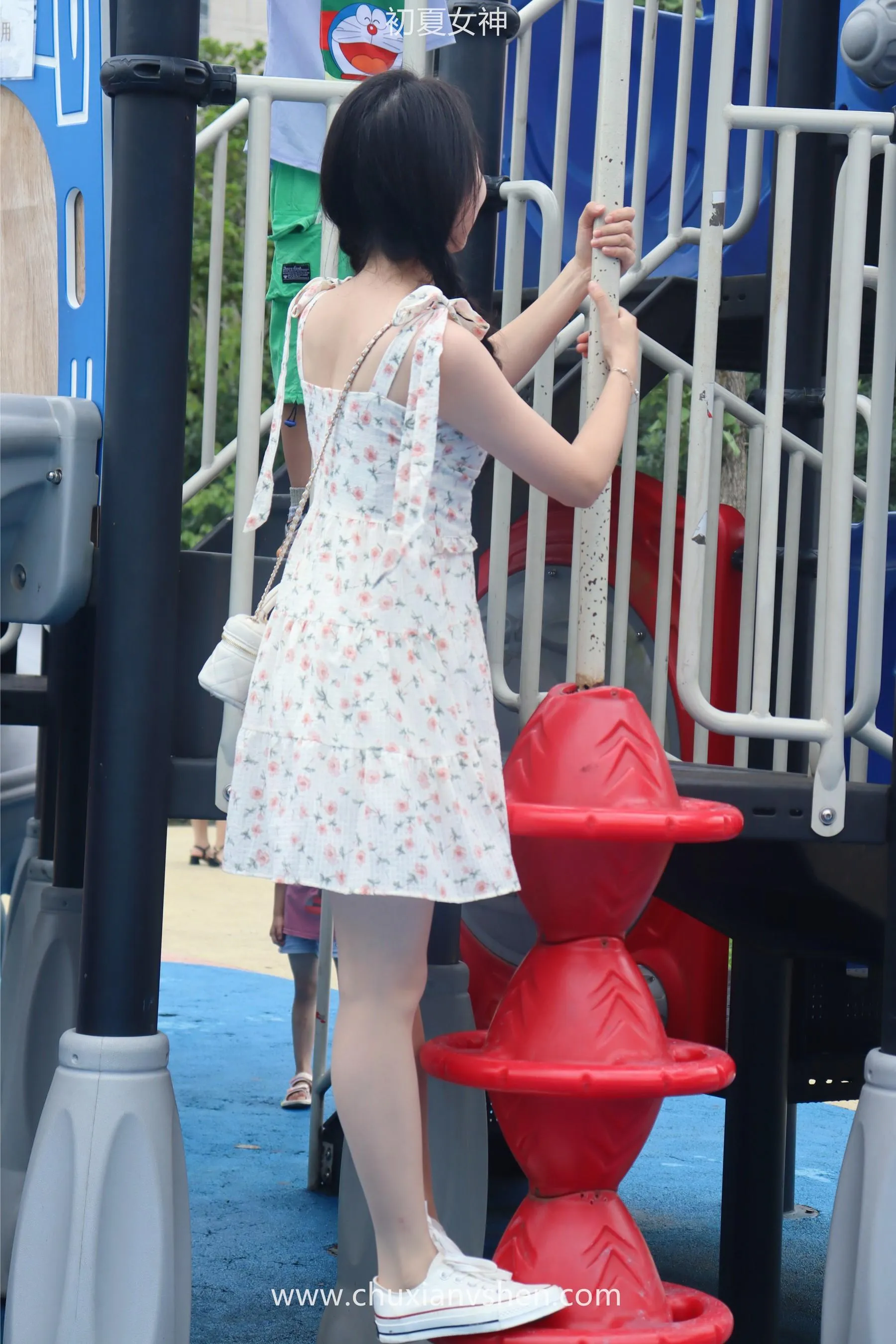 初夏女神 NO.050 双双 公园游玩 [221P]插图6